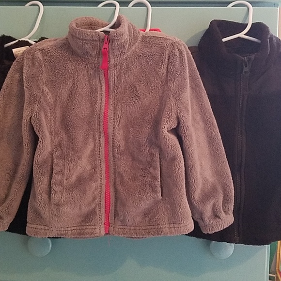 Carter's Little girls 2 T Fleece and Vest - Picture 1 of 8